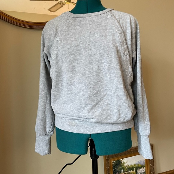 GAP nursing breastfeeding small Gray Sweatshirt small stain - Picture 1 of 6